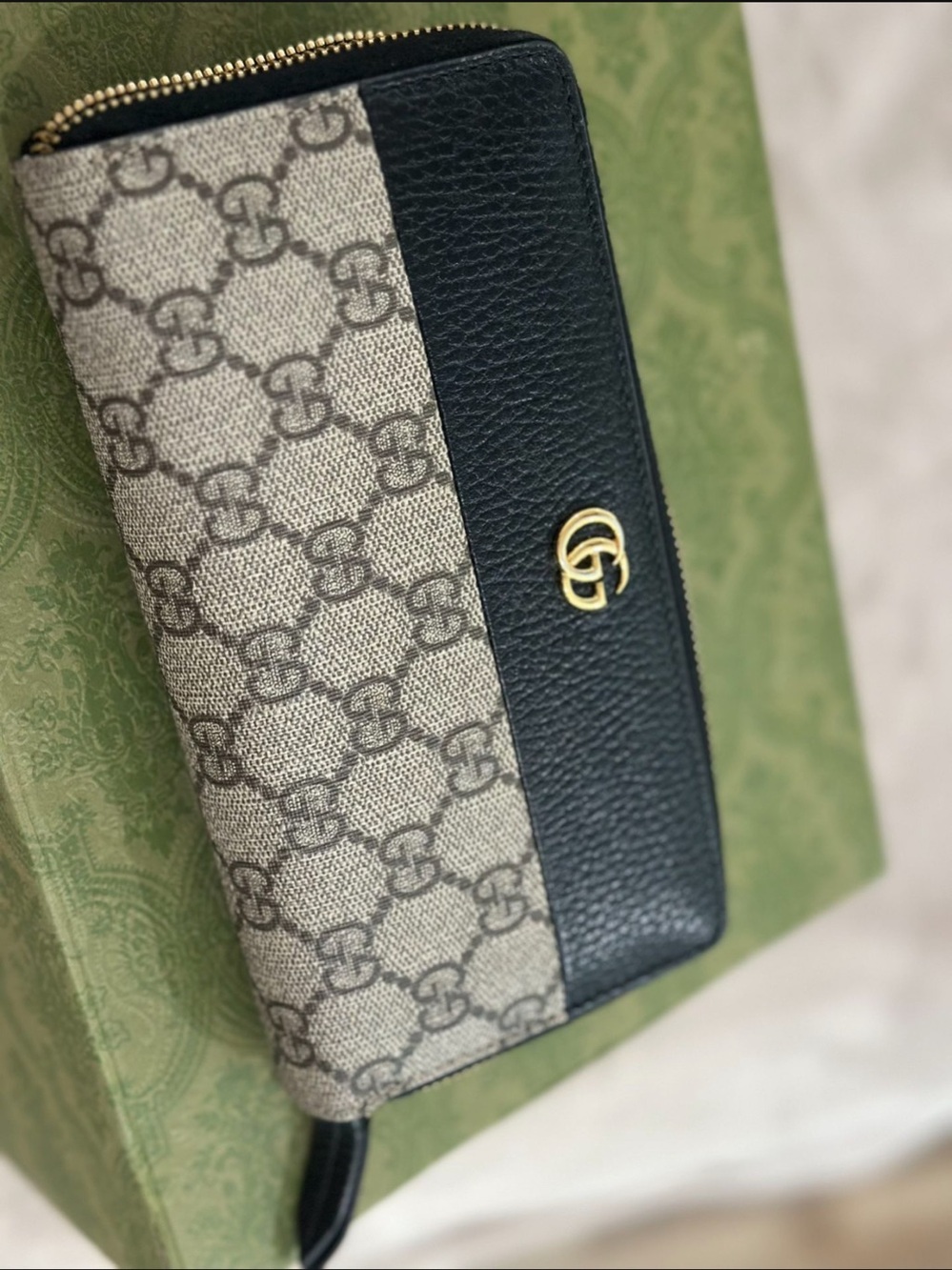 Gucci Black Leather & Beige GG Canvas Zip Wallet with Gold Double G